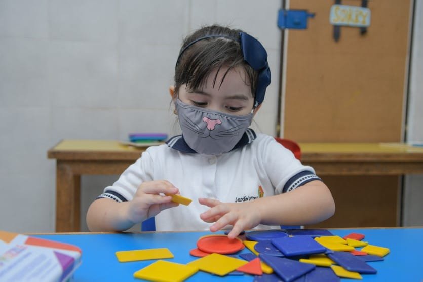 Garabaticos profesora cuidado escolar